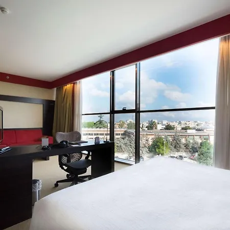 فندق Hilton Garden 4*