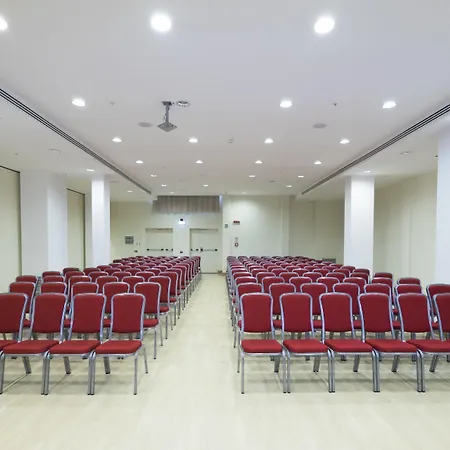 Hilton Garden فندق