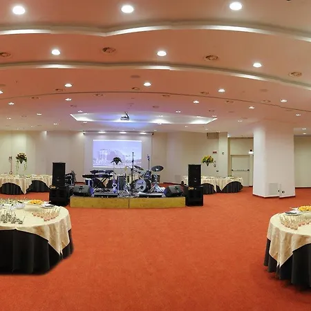 Hotell Hilton Garden 4*