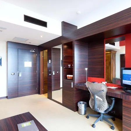 Hotell Hilton Garden 4*