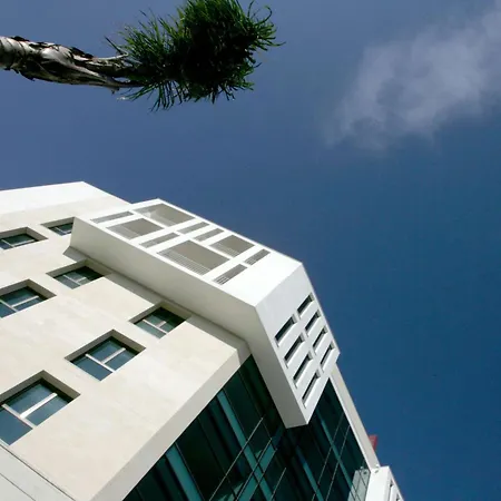 Hotell Hilton Garden 4*