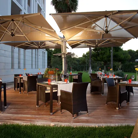 Hilton Garden Hotel 4*