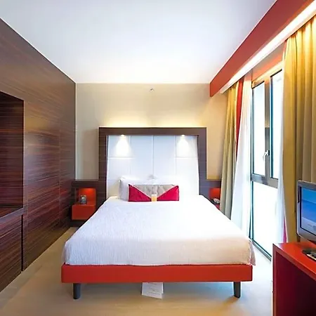 Hilton Garden Hotel 4*