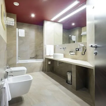 Hilton Garden Hotel 4*